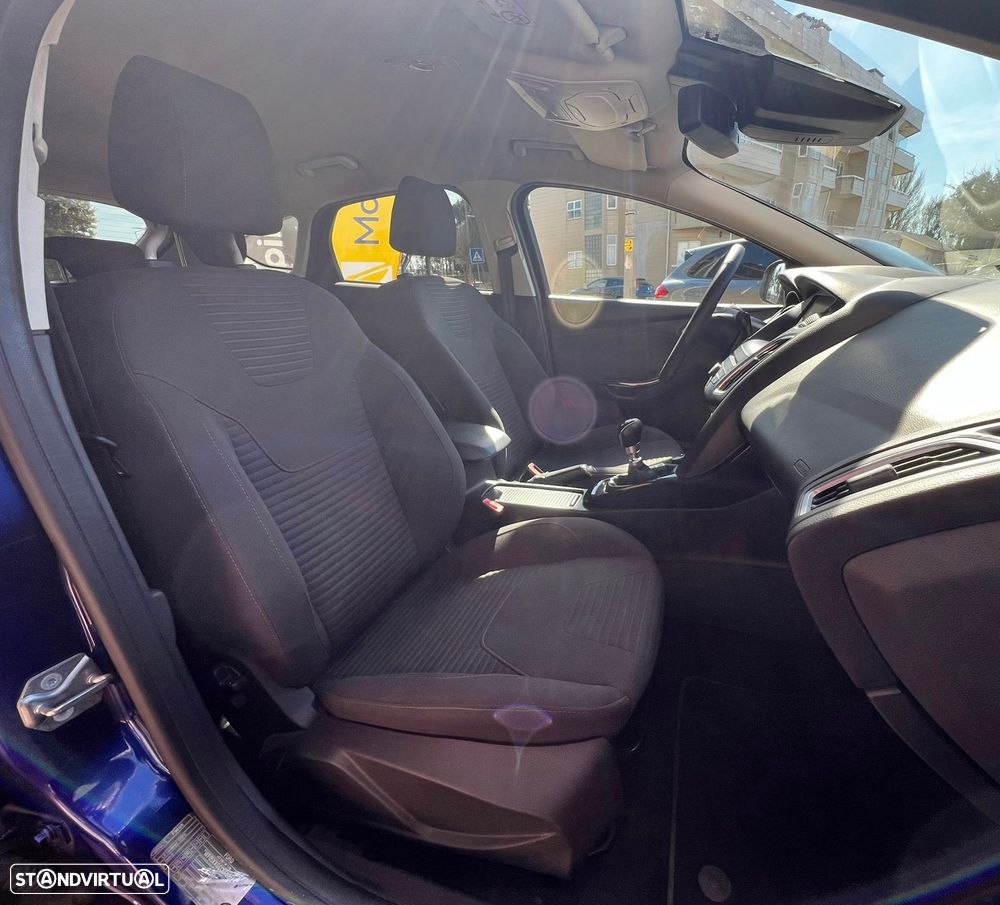 Ford Focus 1.0 SCTi Titanium - 13