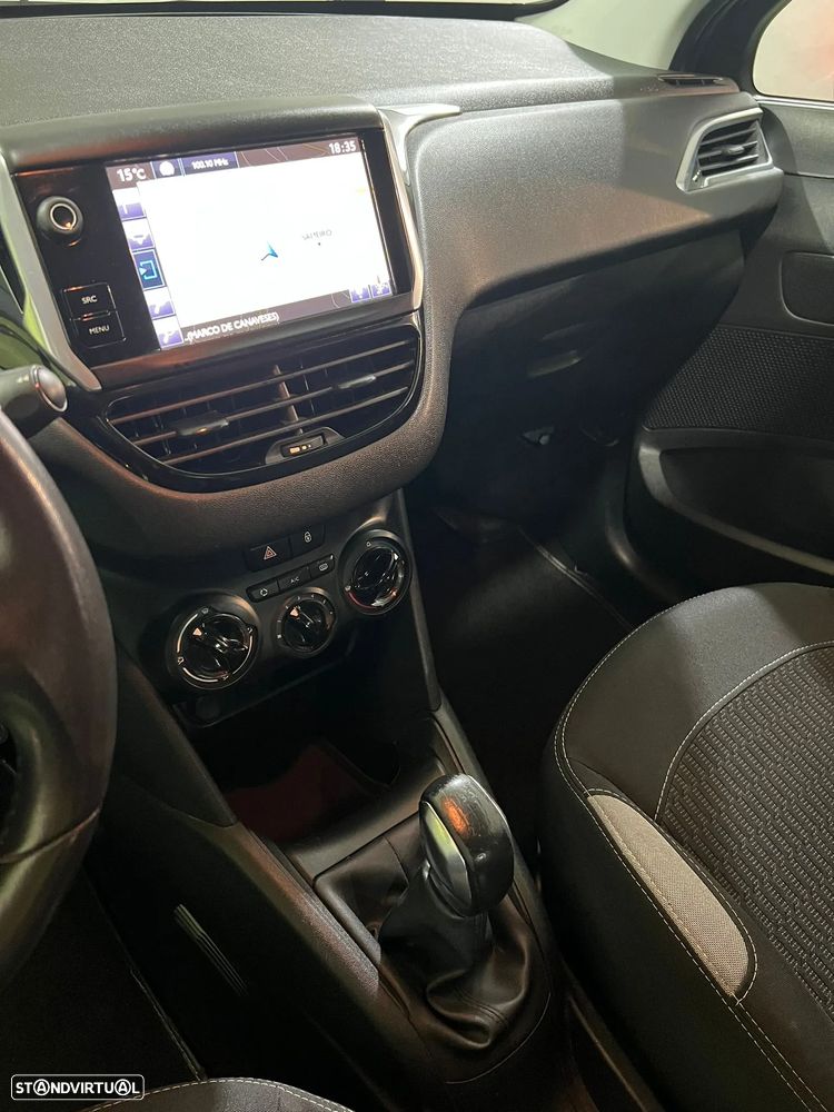 Peugeot 208 1.2 VTi SE Style - 7