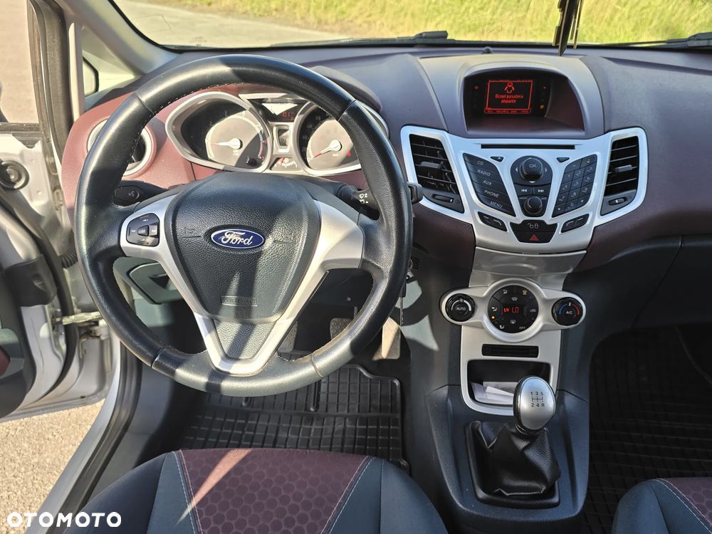 Ford Fiesta 1.4 Champions Edition - 10