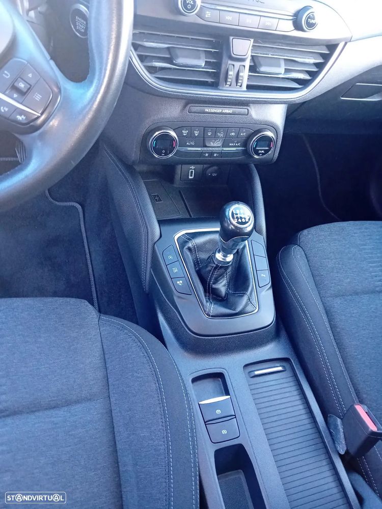 Ford Focus 1.0 EcoBoost Active - 12
