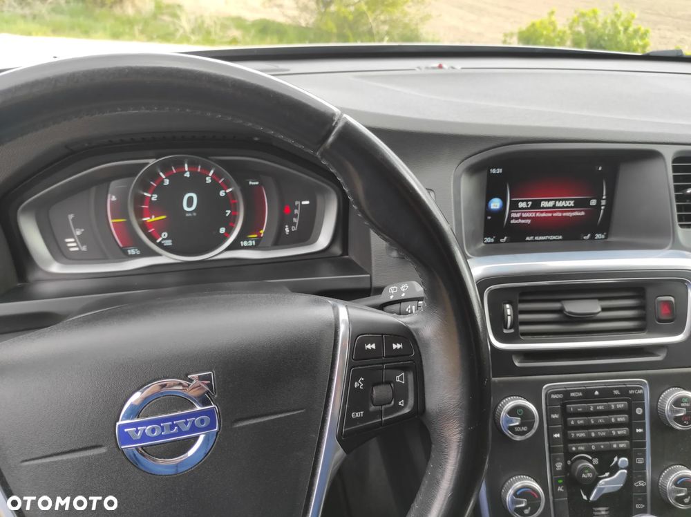 Volvo V60 T5 Drive-E Momentum - 8
