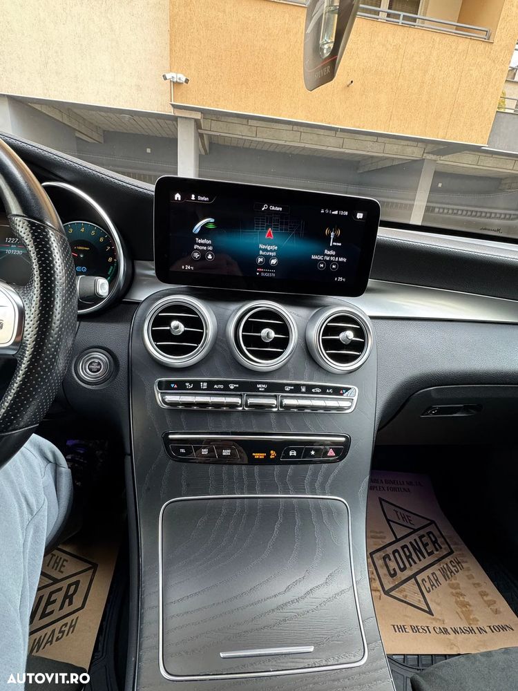 Mercedes-Benz GLC Coupe 300 4MATIC - 10