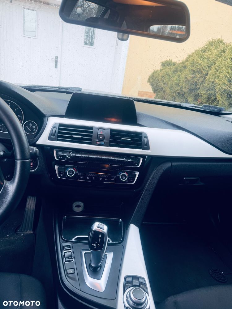 BMW Seria 3 320d - 4