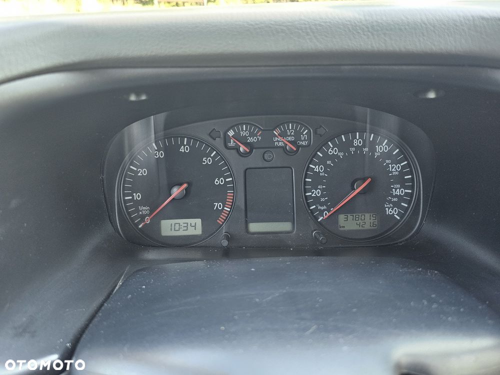 Volkswagen Caravelle - 5
