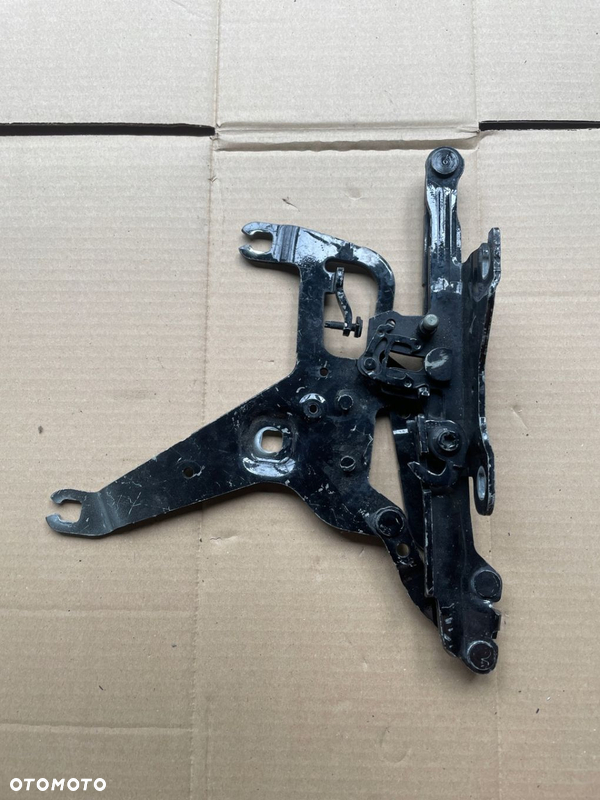BMW X5 F15 ZAWIAS MASKI PRAWY 7294530