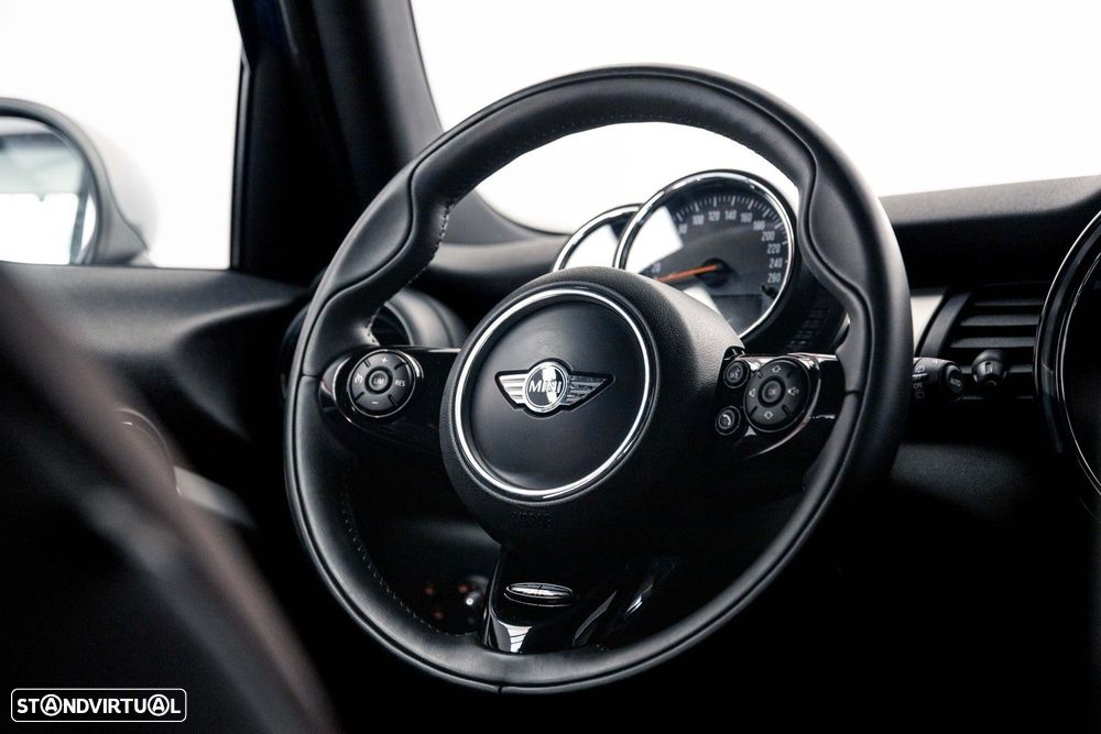 MINI 5 Portas Cooper D Auto - 25