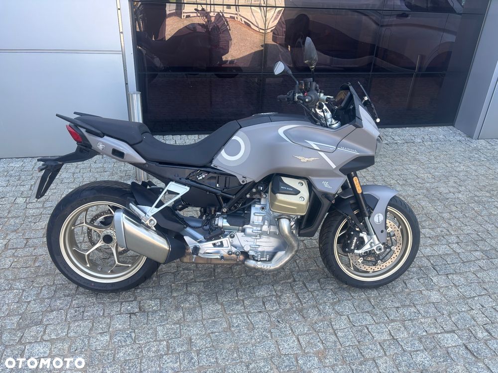 Moto Guzzi V100 Mandello - 2