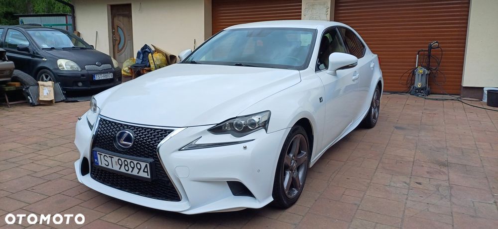 Lexus IS ver-300h-f-sport - 8