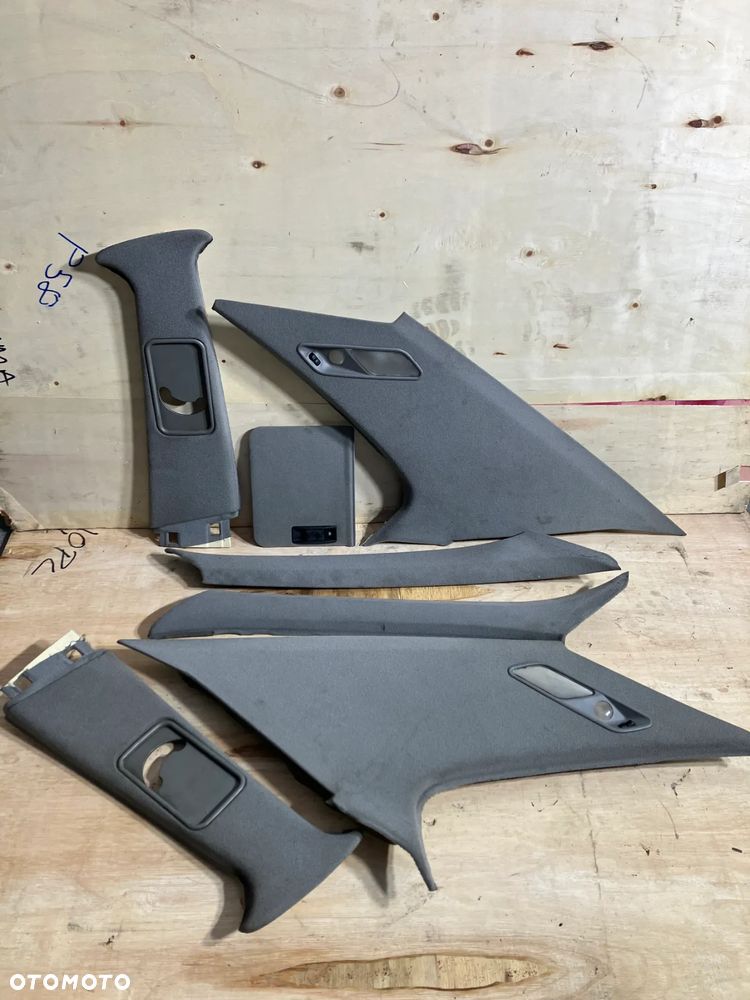 OSŁONA SŁUPKA OSŁONY SŁUPKÓW BMW E34 SEDAN LIFT PODSUFITKA MASKOWNICE PODSUFITKI POSZYCIA LAMPKI JUPITERKI LAMPKA KIEROWCY 1384011 - 1