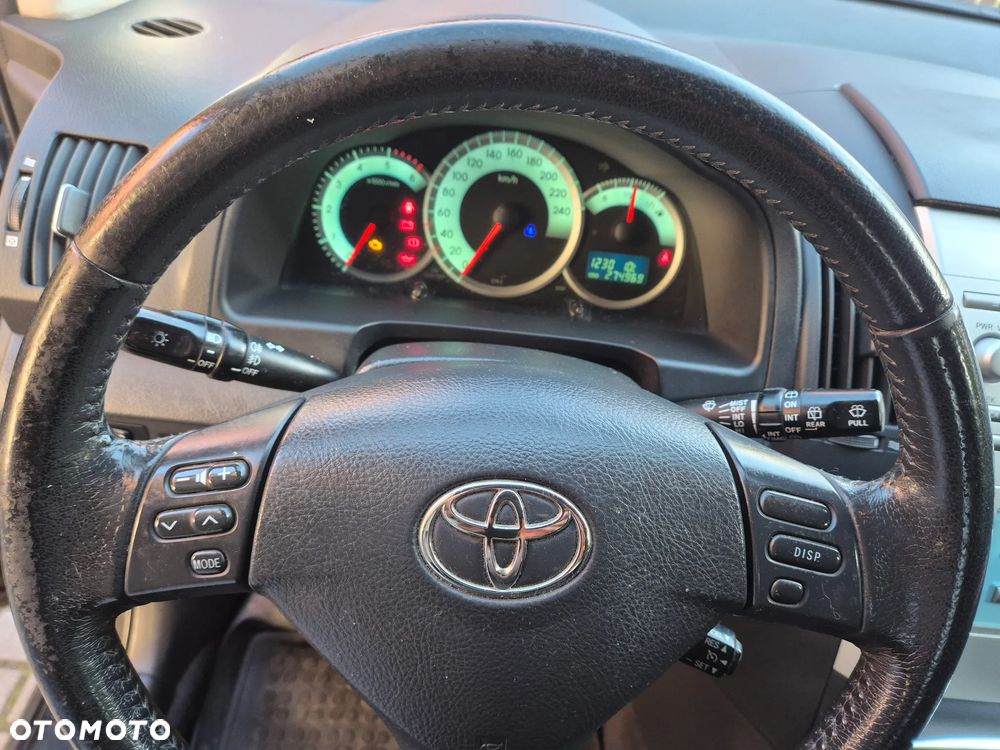 Toyota Corolla Verso 2.2 D-4D - 9