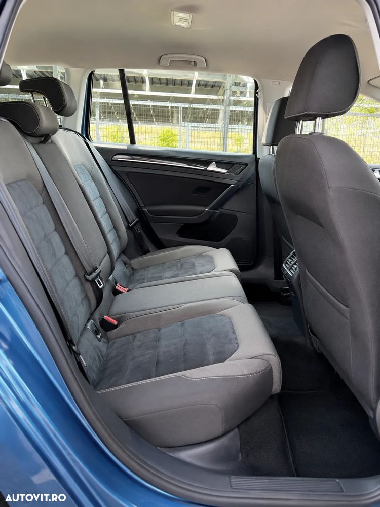 Volkswagen Golf - 12