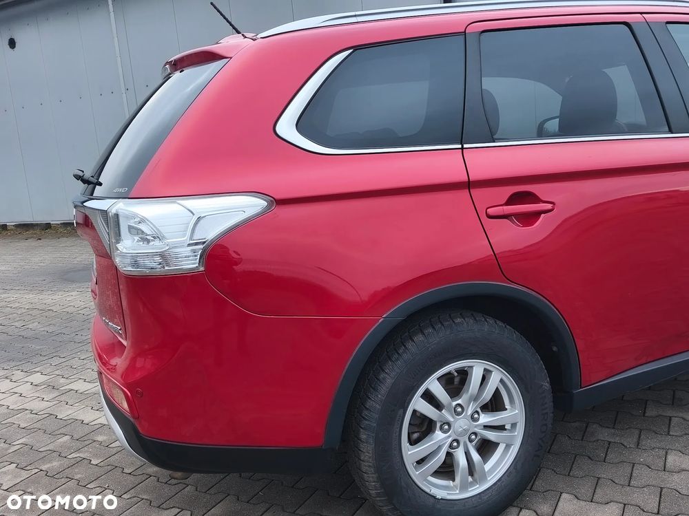Mitsubishi Outlander 2.0 4WD Invite - 19