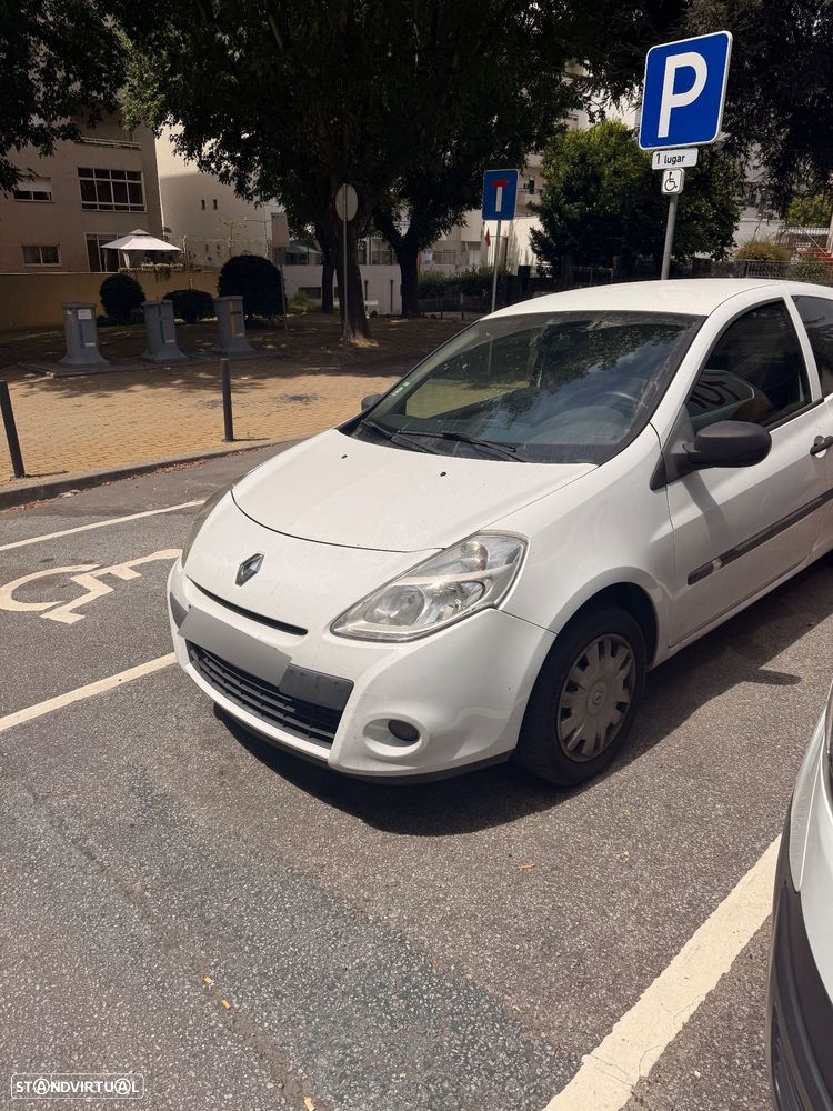 Renault Clio 1.5 dCi Dynamique S - 2
