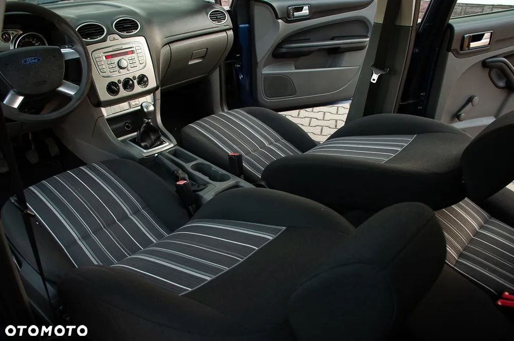 Ford Focus 1.6 TDCi Connection - 34