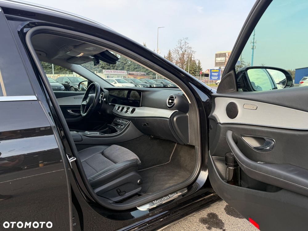 Mercedes-Benz Klasa E 220 d 9G-TRONIC Avantgarde - 21