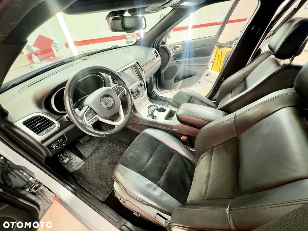 Jeep Grand Cherokee - 8