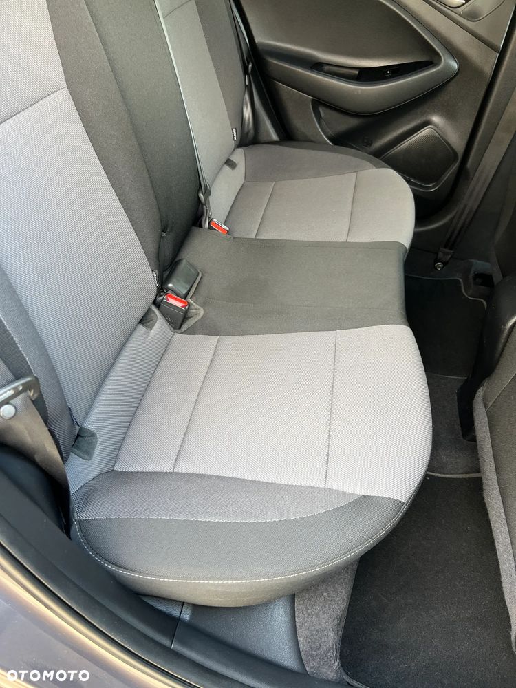 Hyundai i20 - 14