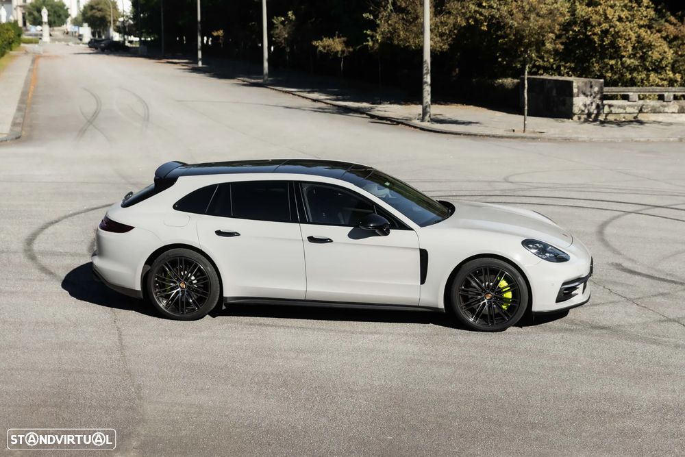 Porsche Panamera Sport Turismo 4 E-Hybrid - 3