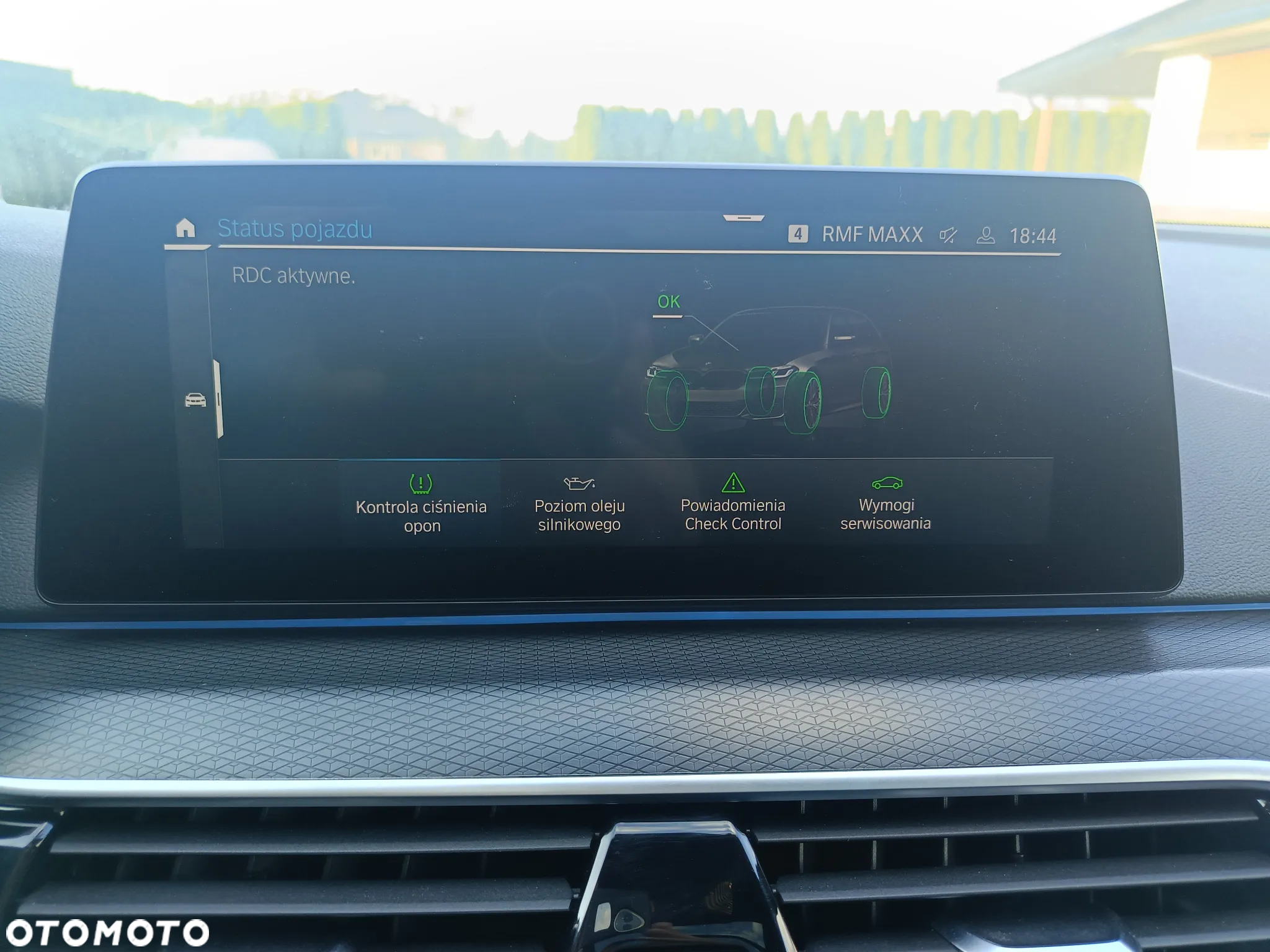 BMW Seria 5 530e xDrive Touring - 33