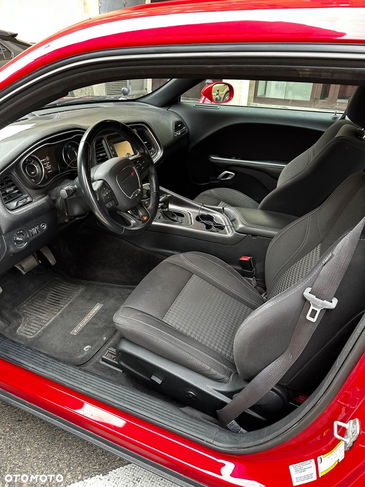 Dodge Challenger - 8