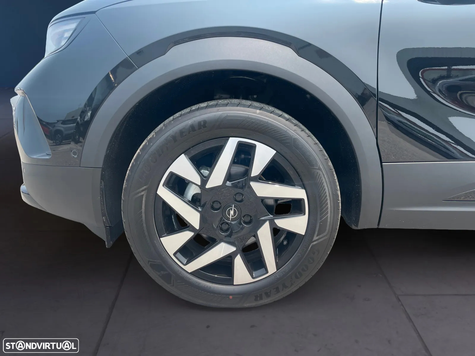 BYD Dolphin 60.4 kWh Design - 25