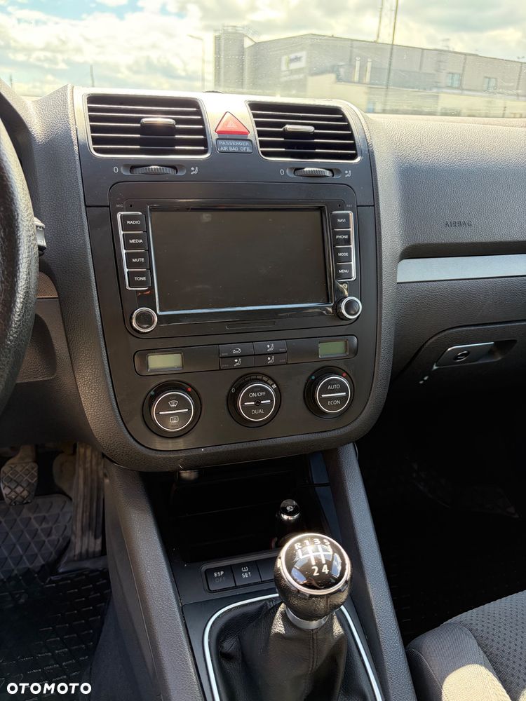 Volkswagen Golf 1.6 Comfortline - 18