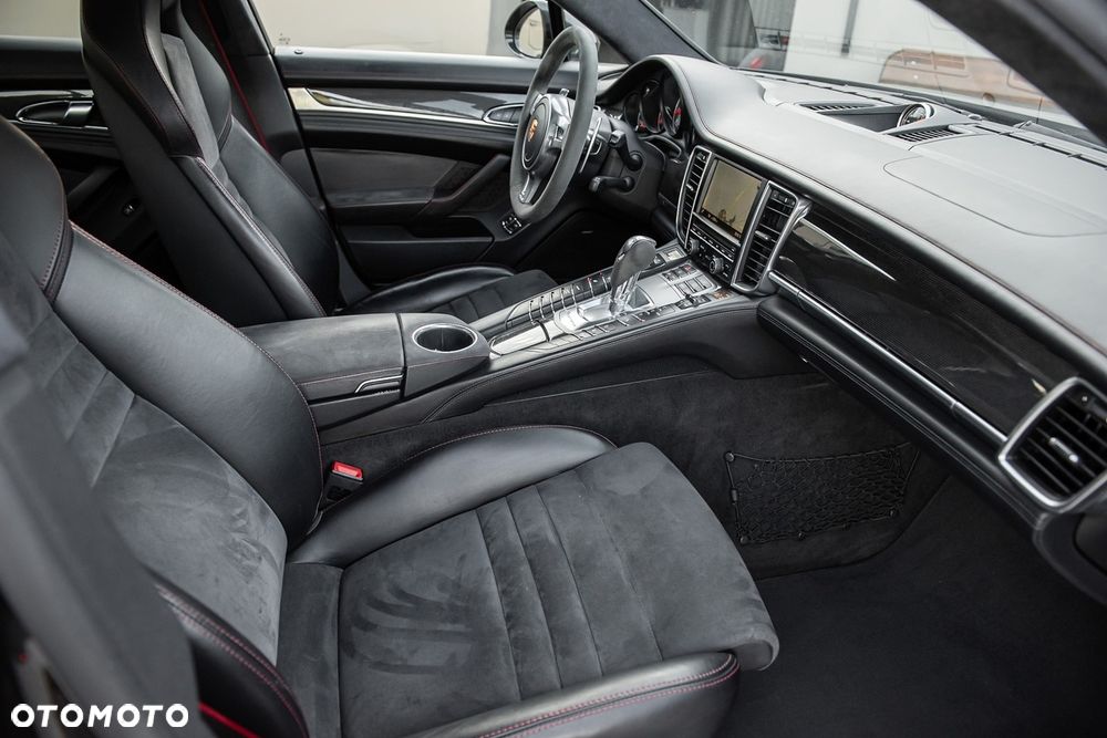 Porsche Panamera GTS - 20
