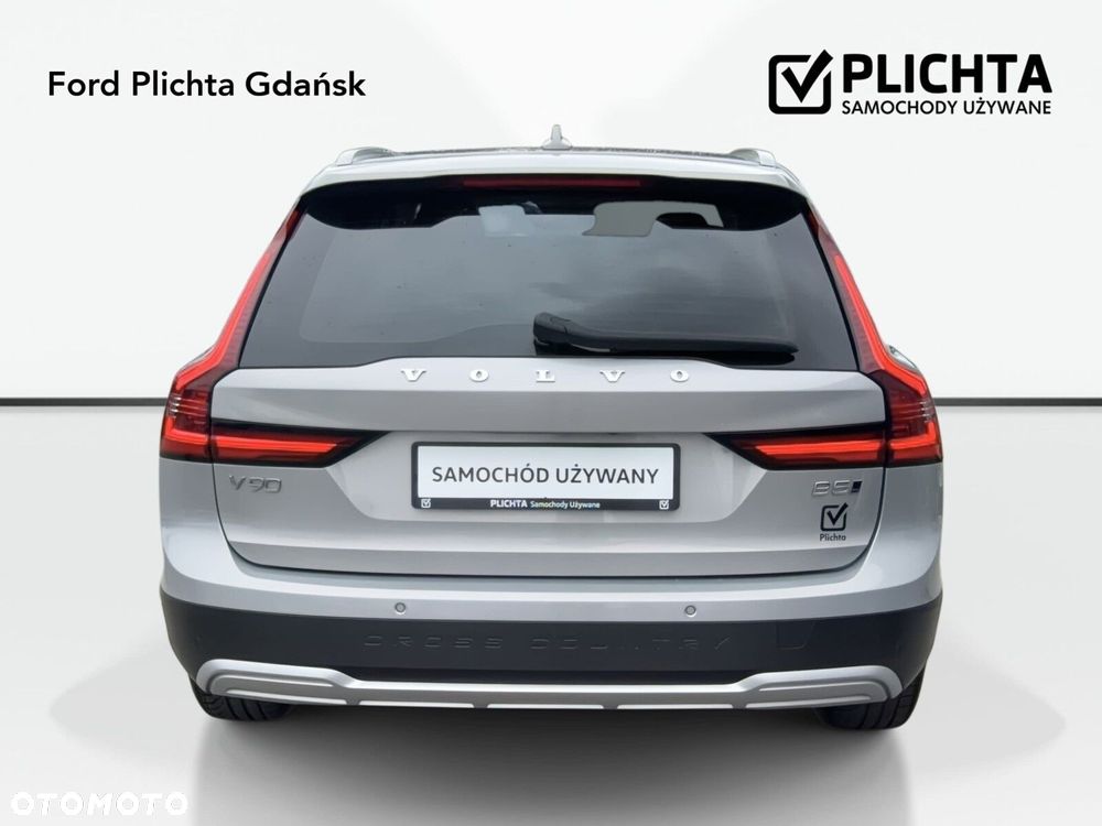 Volvo V90 Cross Country - 6