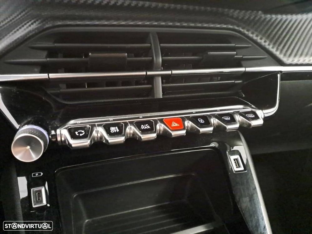 Peugeot 2008 1.2 PureTech Active Pack - 21