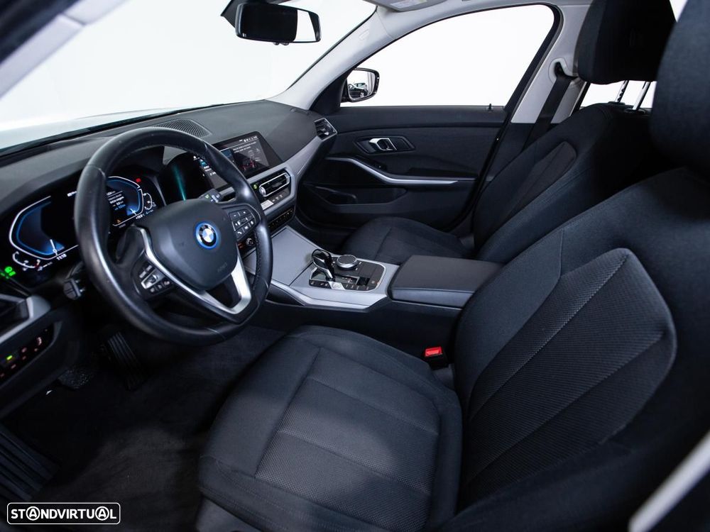 BMW 330 e Auto - 9