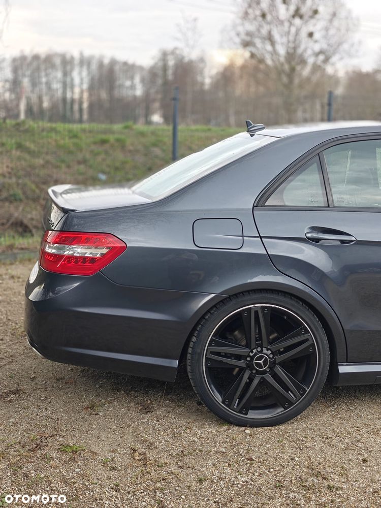 Mercedes-Benz Klasa E 350 CDI DPF BlueEFFICIENCY 7G-TRONIC Avantgarde - 16