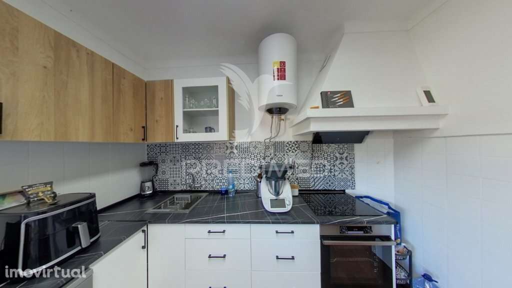 Moradia bi-familiar com enorme potencial - Grande imagem: 4/39