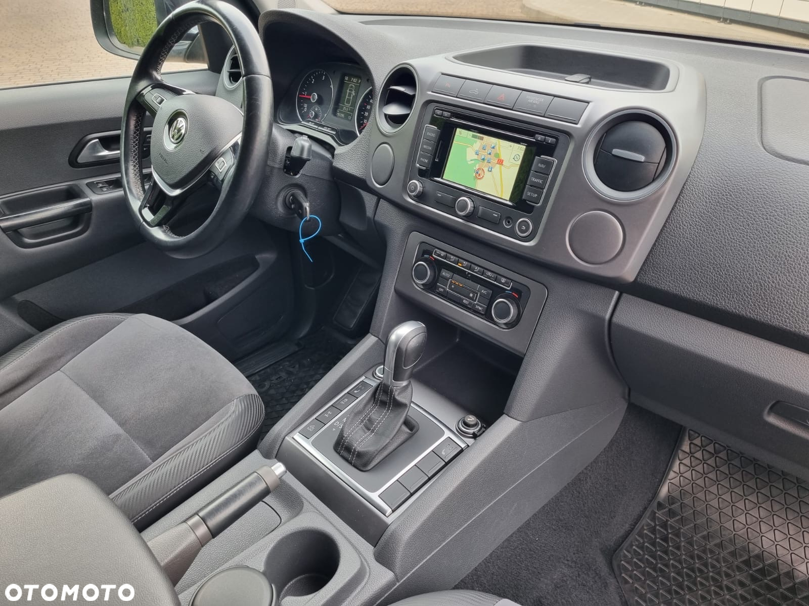 Volkswagen Amarok - 34