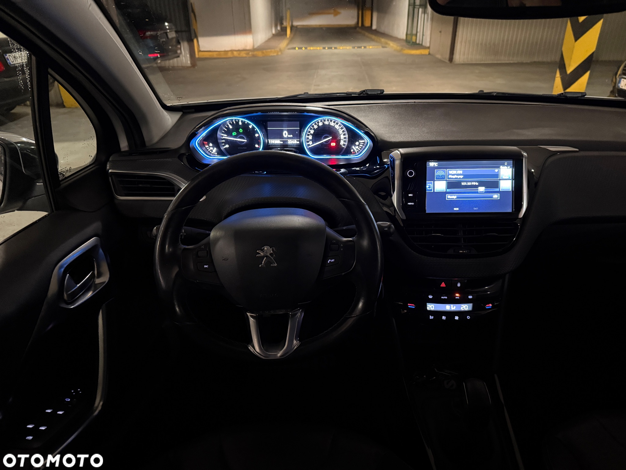 Peugeot 2008 1.6 BlueHDi Allure - 28