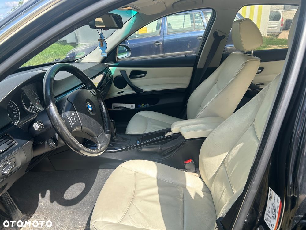BMW Seria 3 320i - 10