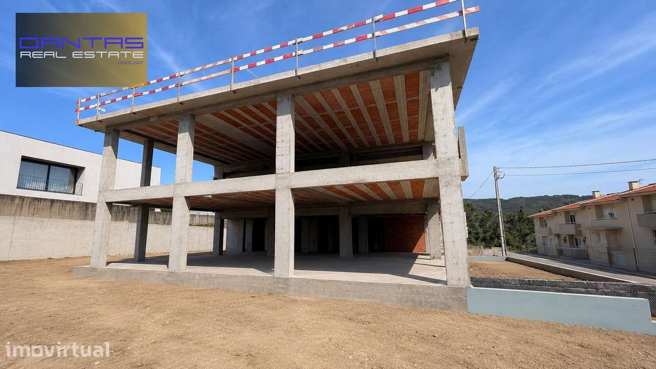 Gaveto T4 já com a estrutura concluída, lote 400m2 - Grande imagem: 4/46