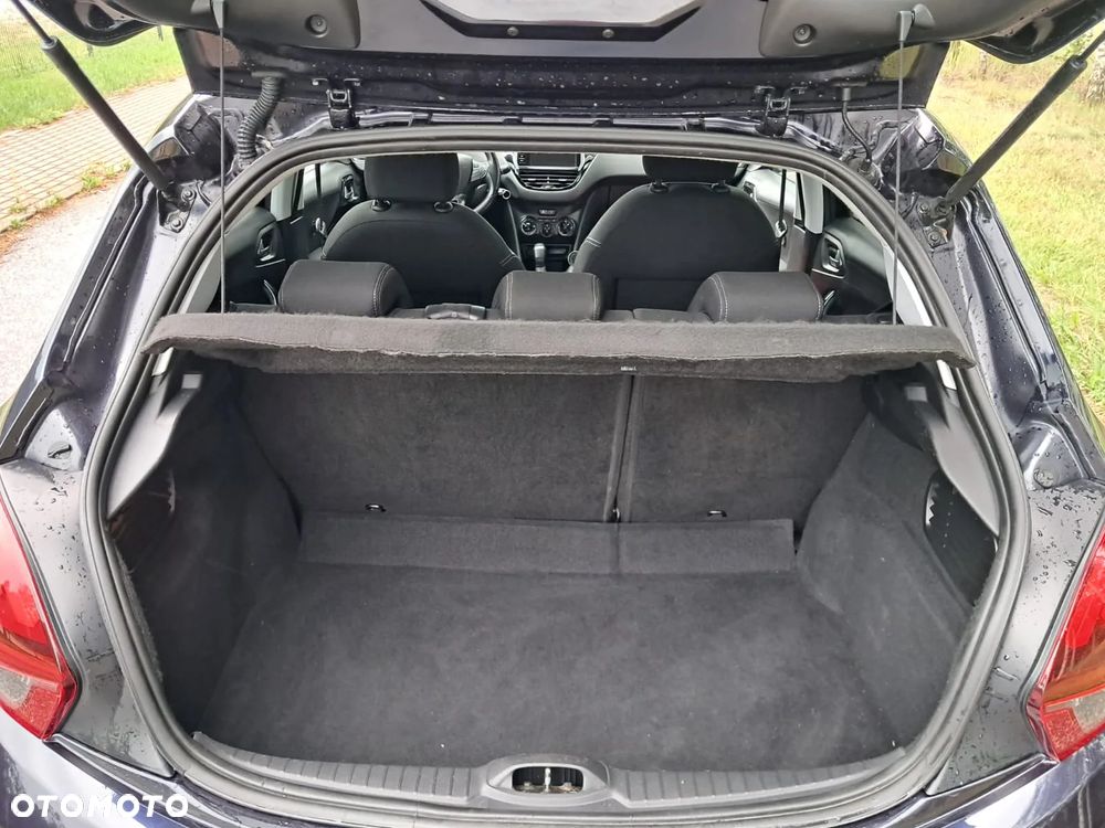 Peugeot 208 - 16