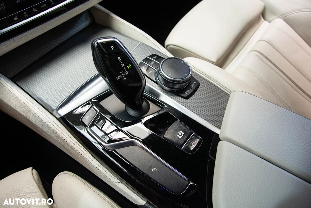 BMW Seria 5 520d xDrive Aut. M Sport Edition - 16