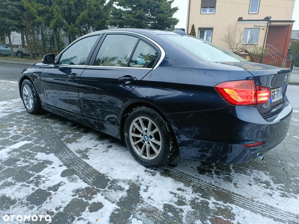 BMW Seria 3 320d Blue Performance Sport Line - 4