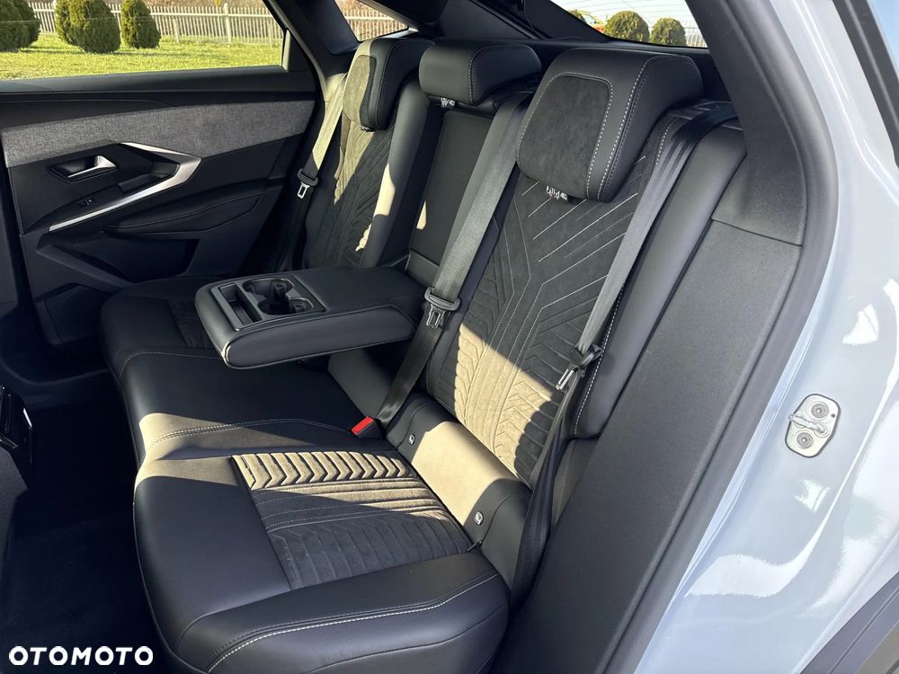 Peugeot 3008 1.6 PHEV 195 GT E-DCS7 - 17