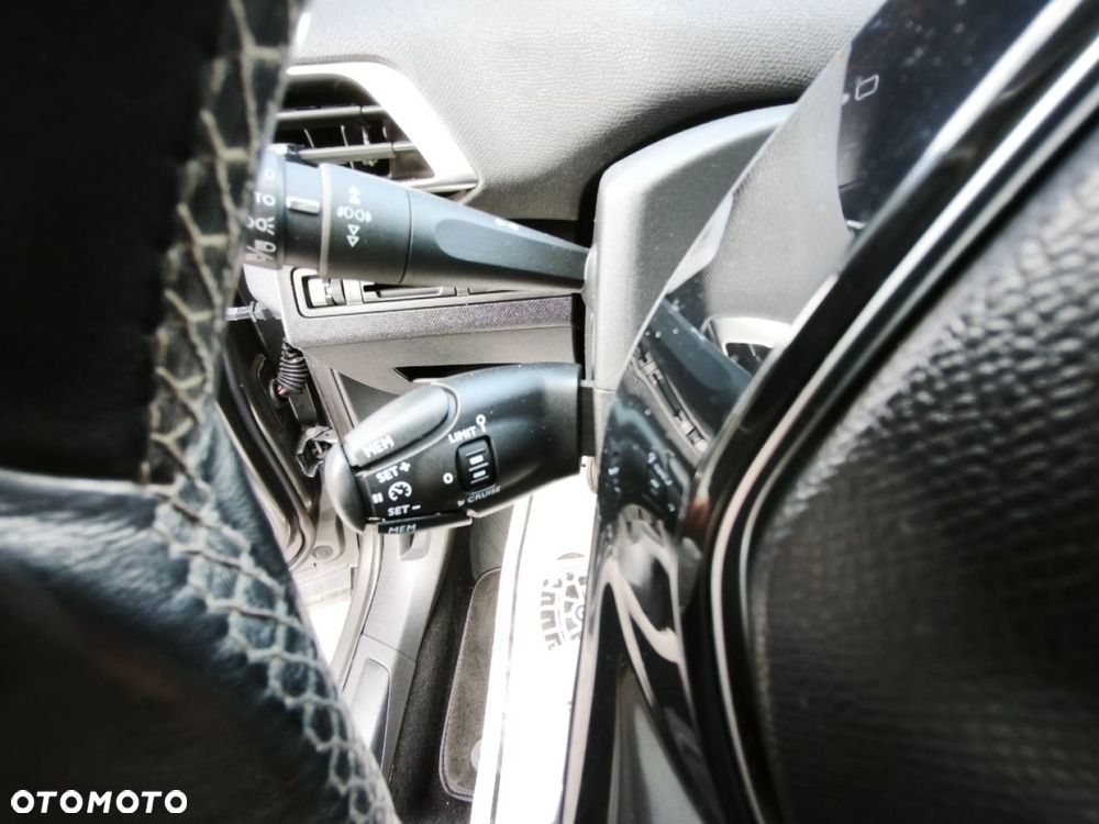 Peugeot 5008 - 12