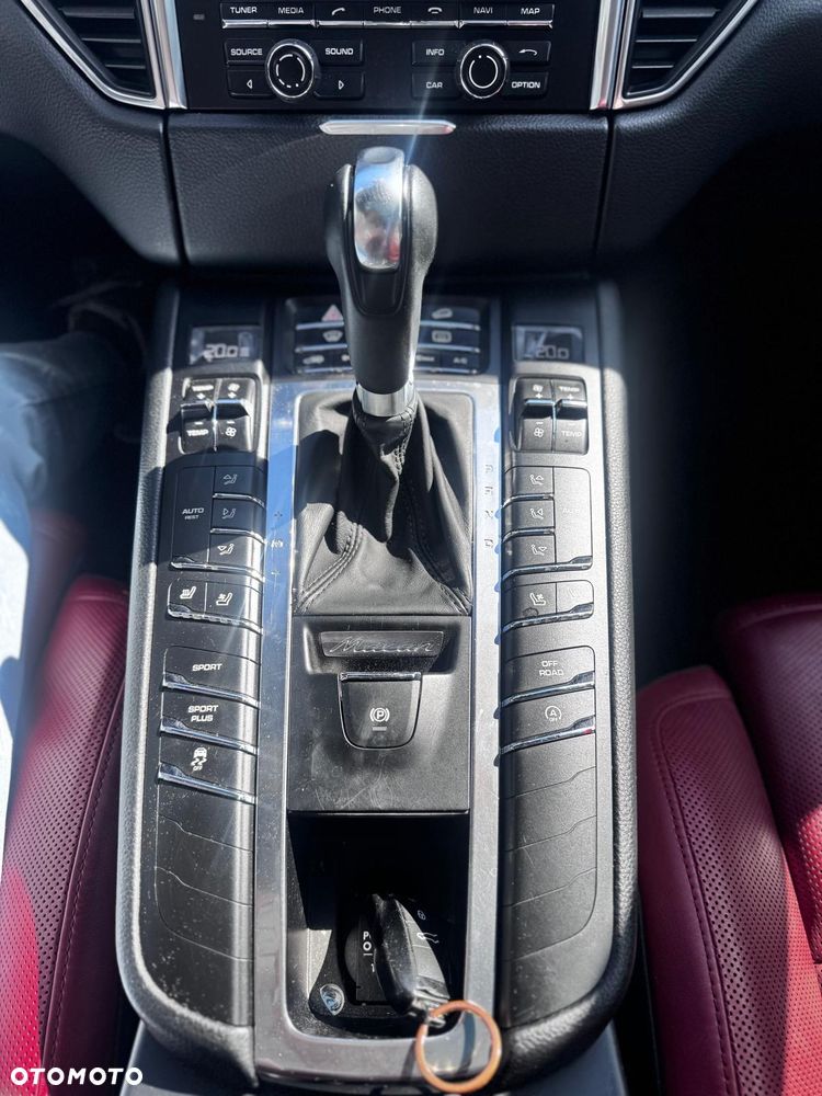 Porsche Macan - 15