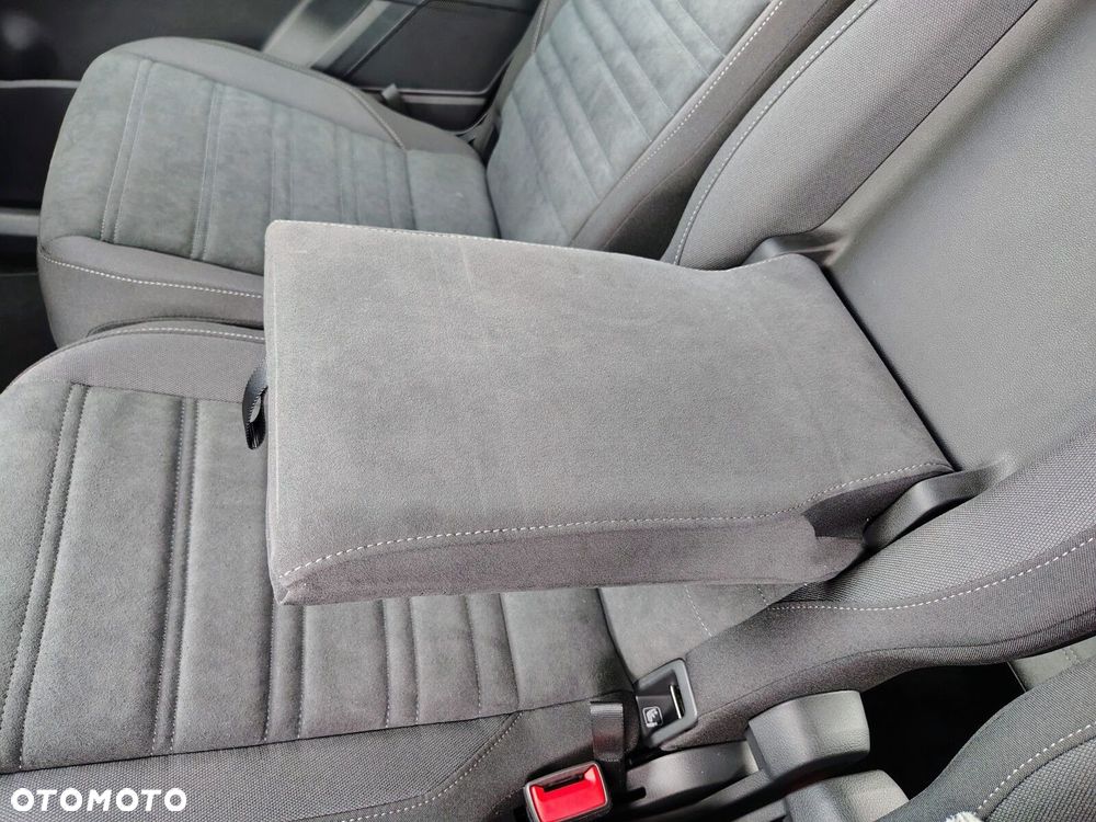 Volkswagen Touran - 22