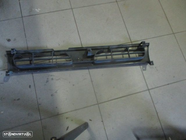 Grelha Friso 623100F000B1 NISSAN TERRANO 2 FRENTE - 3