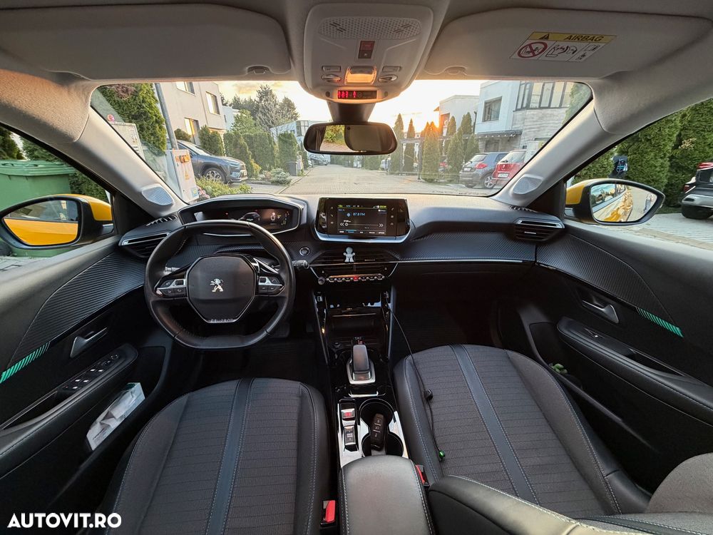 Peugeot 208 e-208 Allure - 13