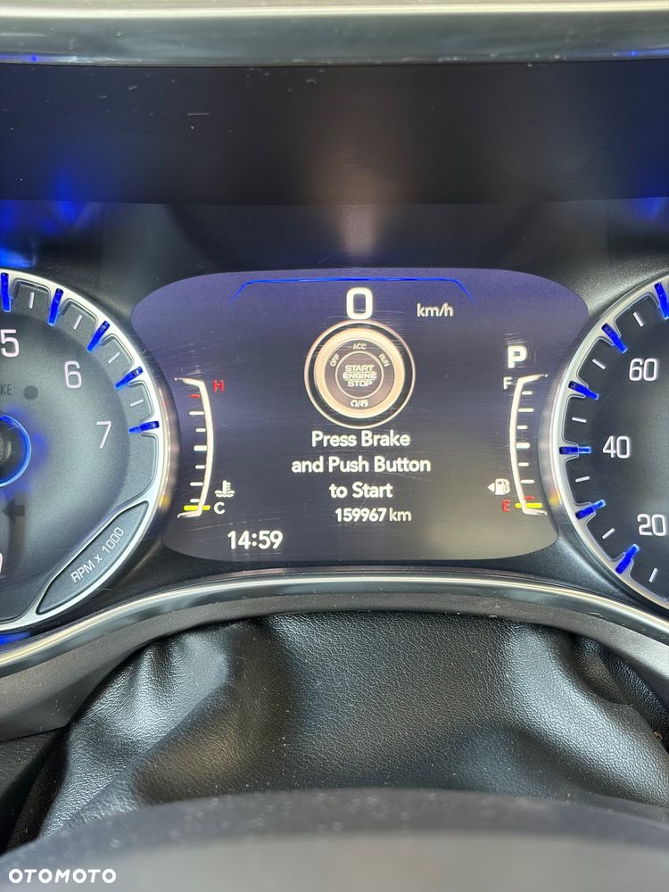 Chrysler Pacifica - 37