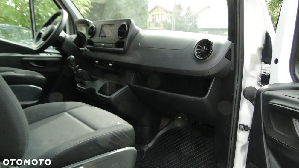 Mercedes-Benz SPRINTER - 14