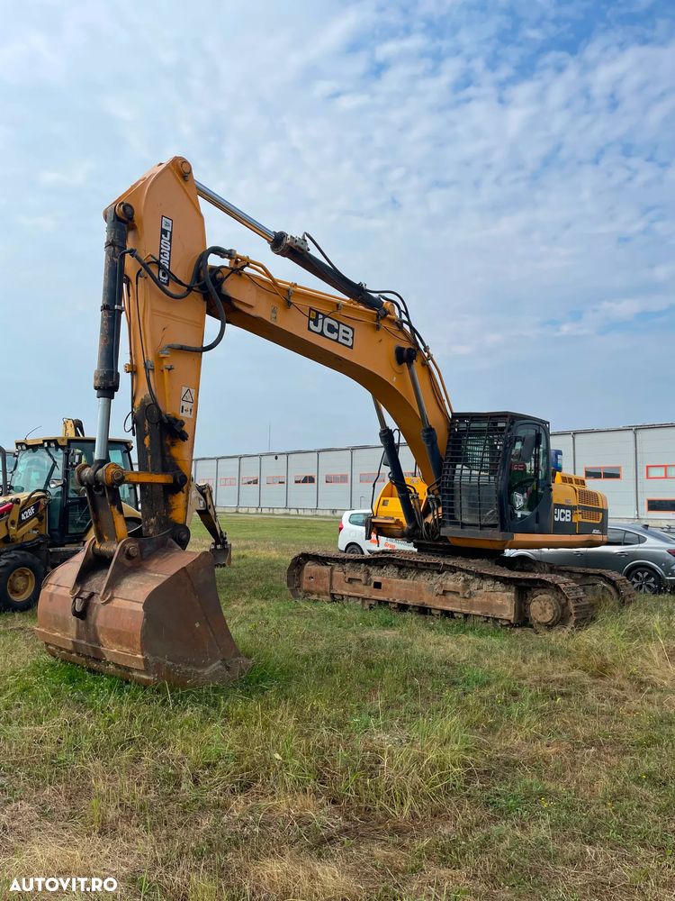 JCB JS360 - 1