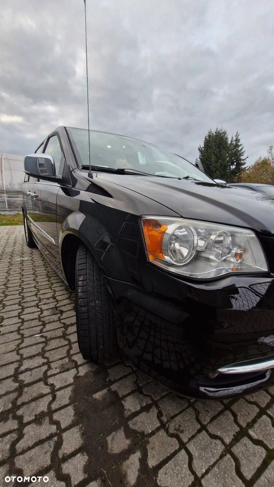 Chrysler Town & Country 3.6 Limited - 19