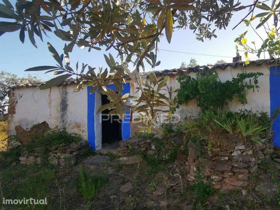 Ruina  com a pocibilidade de constroção de 2000 m2 - Grande imagem: 5/29